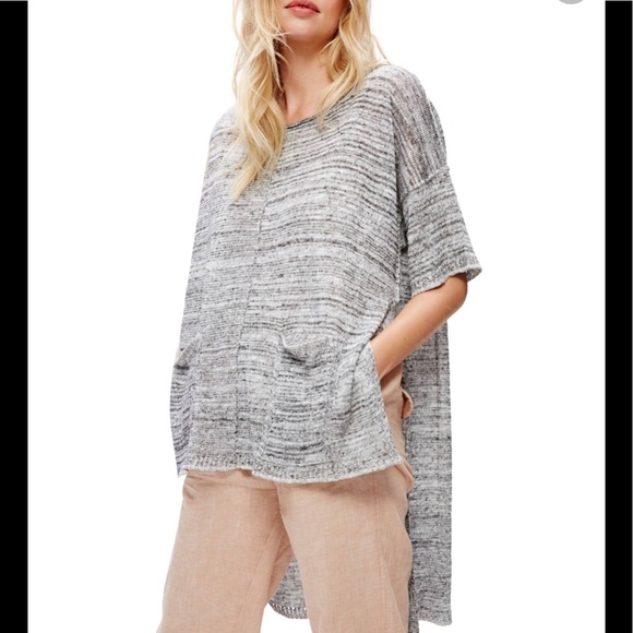 Free People Sweaters - Free People High/Low step hem short sleeve sweater